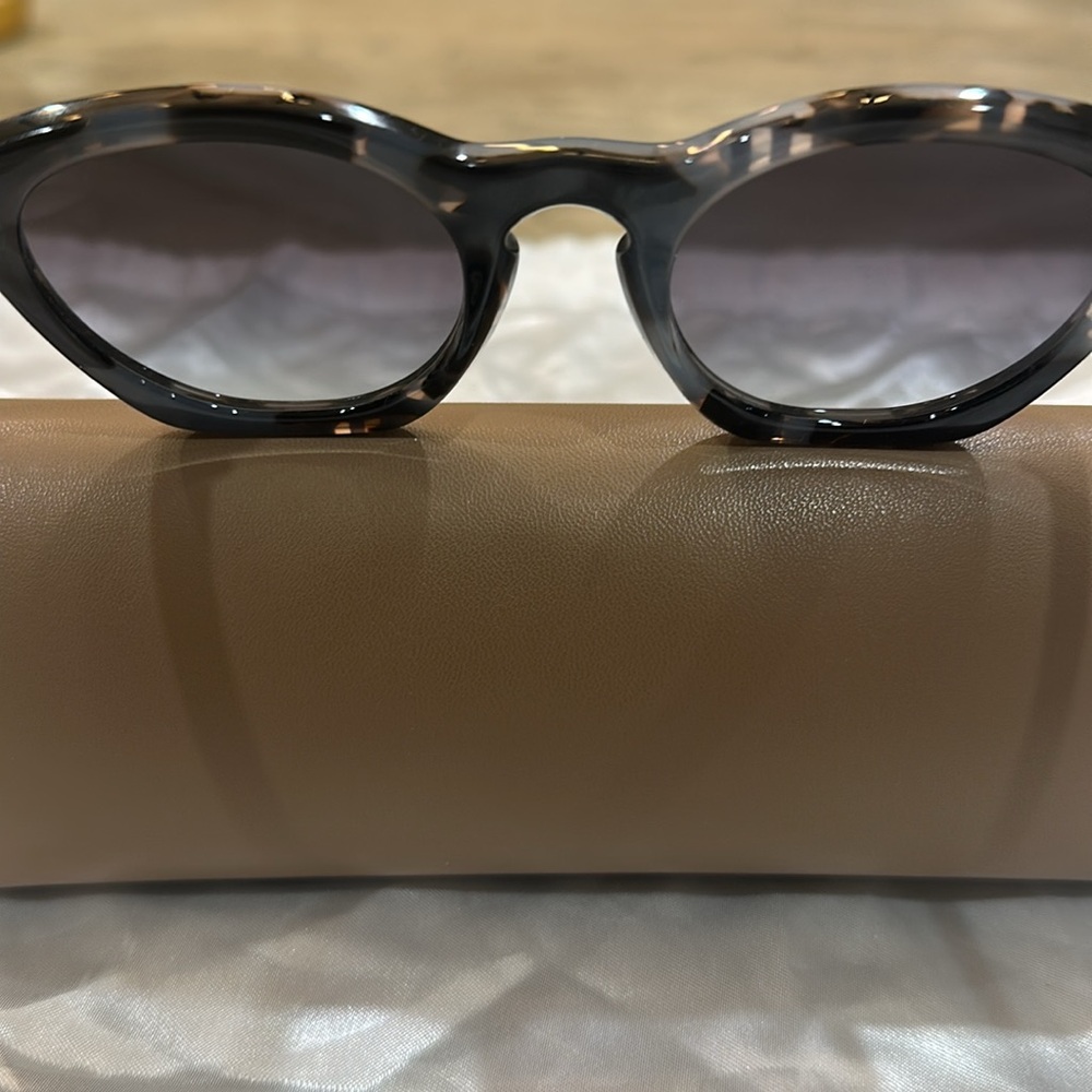 Burberry Yvette Tortoise Sunglasses - Picture 4 of 5